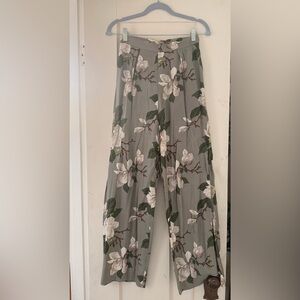 TRASHY DIVA Magnolia Gray Slacks - size 4